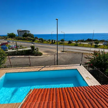 Seafront 3 Bedrooms, 1 Living Room, Private Pool In Villa
