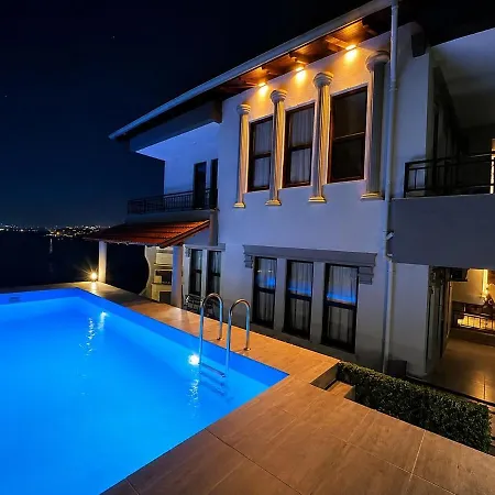 Seafront 3 Bedrooms, 1 Living Room, Private Pool In Alanya