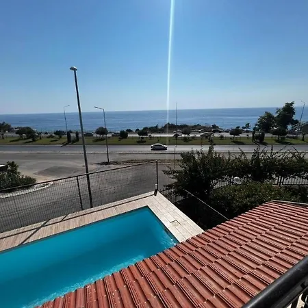 Seafront 3 Bedrooms, 1 Living Room, Private Pool In *